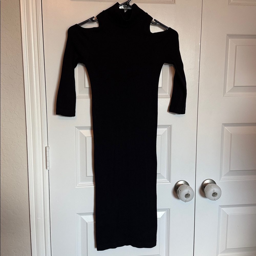 Bebe cold shoulder bodycon dress Sz Small - Picture 2 of 8